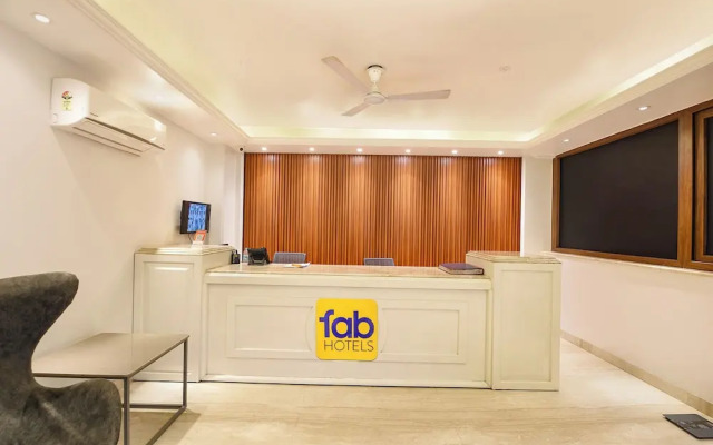 FabHotel Harnoor House - Gold Souk Mall