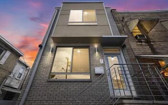 University City - Philadelphia 6 Bedroom Home by RedAwning