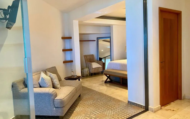 Deep Blue Luxury Apartments