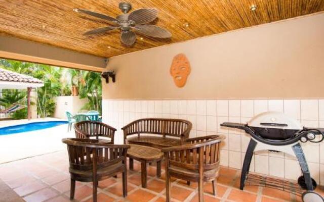 Updated budget condo centrally located at 5 minute drive from 4 beaches
