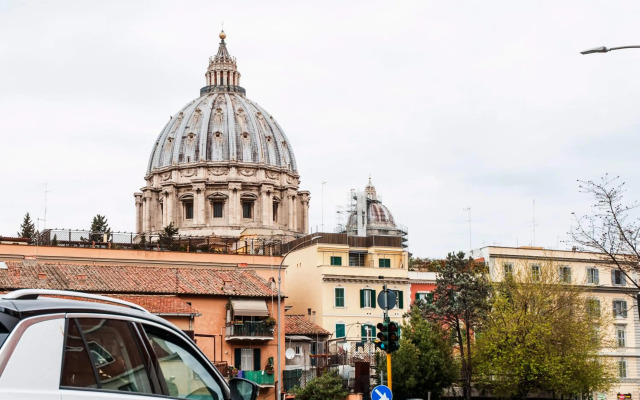 Vatican Museums Roomy Apartment