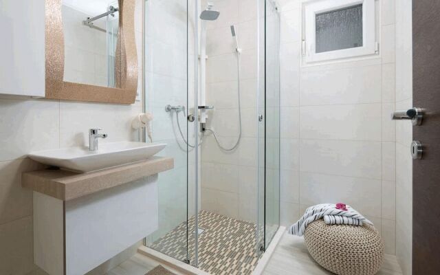 Apartments Vista Royal