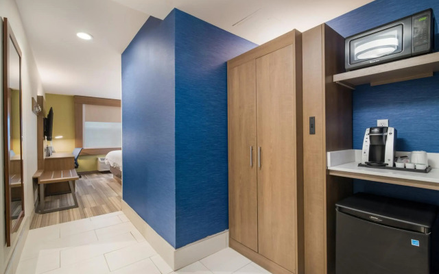 Holiday Inn Express Plymouth by IHG