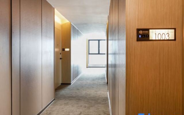 Yiduo Riverview Hotel (Chongqing Liberation Monument Hongya Cave)