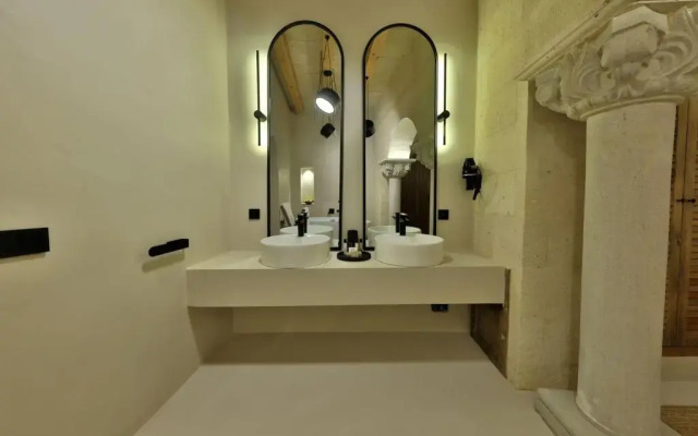 Simurg Cave House