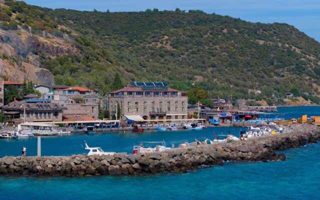 Assos Troy Port Hotel