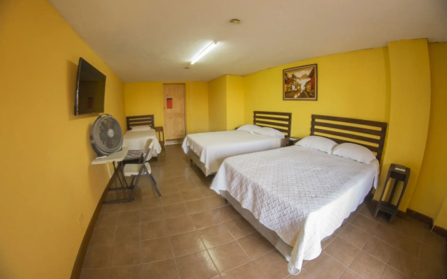 Euro Hostal - Hostel