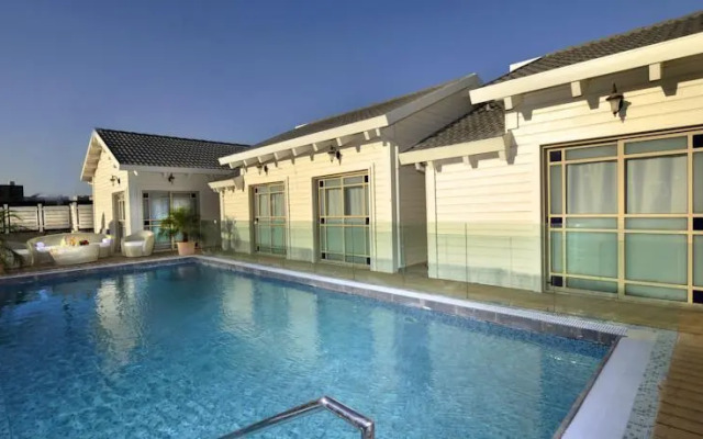 Chalet Mansion
