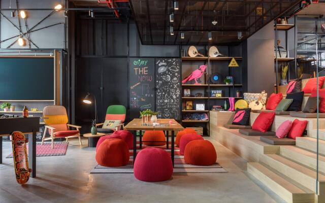 Moxy Lisbon City