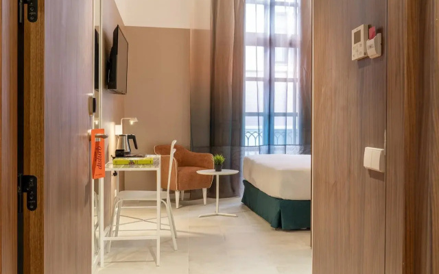 Axel  Valencia