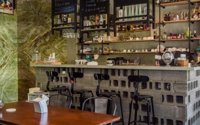 71 Cafe B&B