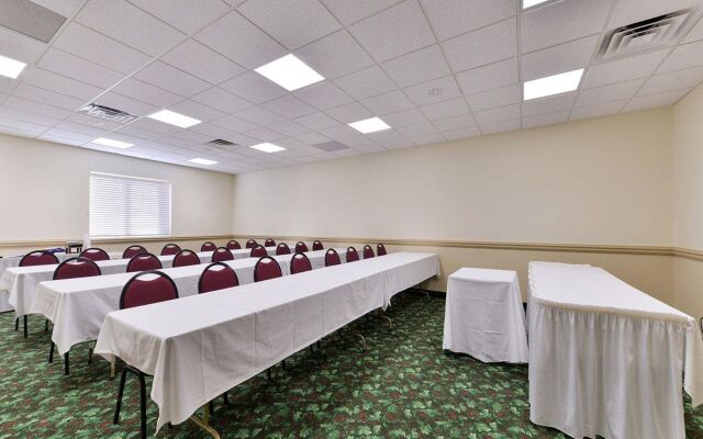 Country Inn & Suites by Radisson, Pierre, SD