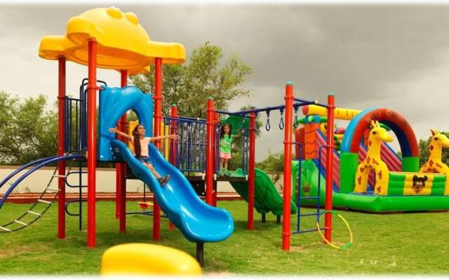 Neonz Resort & Club