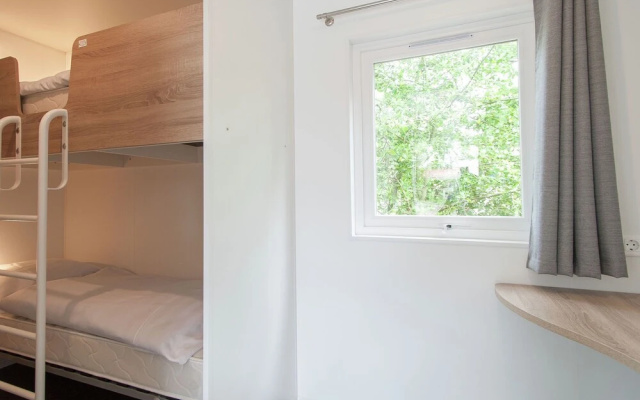 Nicely Furnished Chalet With Dishwasher, Close to North Sea