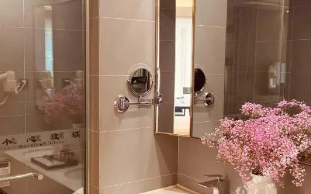 Aimu International Hotel (Zhengzhou East Railway Station Exhibition Center)