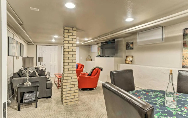 Yard & Grill: Centrally Located Denver Retreat!