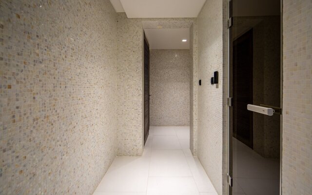 Mesmerizing Upscale 1BR Apartment in Soho Palm Jumeirah