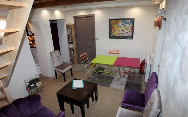 Le Louvre, Lieu atypique