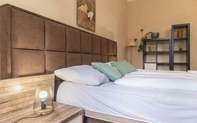 2BR Apartment Central Long Stay