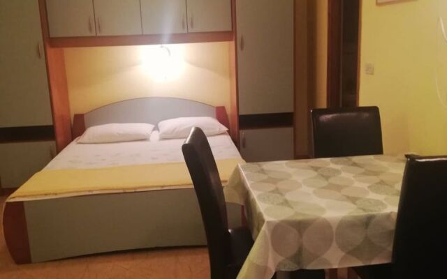 Studio apartment Pool - swimming pool and grill SA2 Bibinje, Zadar riviera