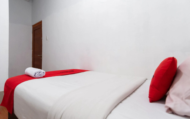 RedDoorz @ Jalan Asia Medan