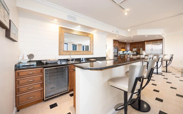 Phoenix X 1509 4 Bedroom Condo