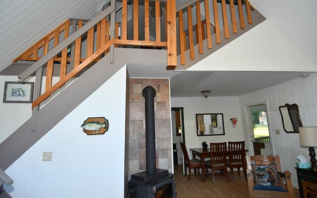 River Time Cabin -time Floats Away!