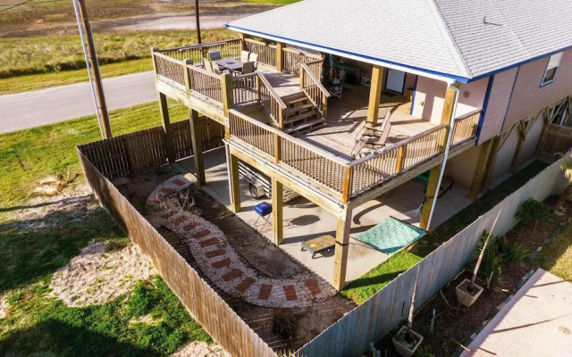 Spacious & Pet Friendly + Game Room Sleeps 10