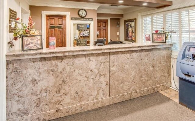 Plaza Suites Metairie
