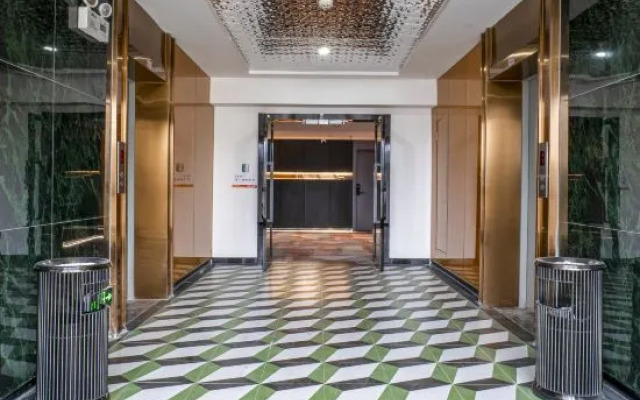 Xishui Yaroman City B&B Hotel