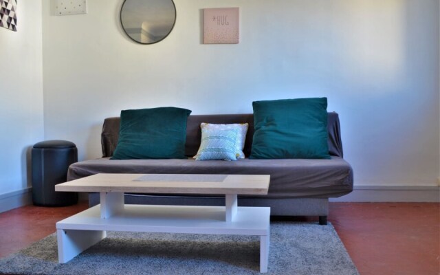 Beautiful New Apartment at Saint-Charles Station