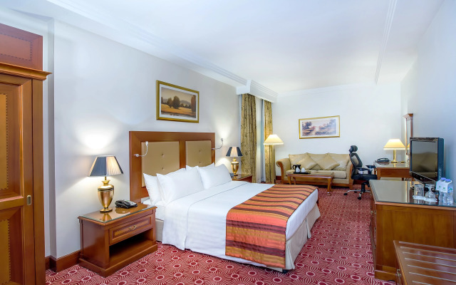 Sunday Hotel Holiday International Dubai