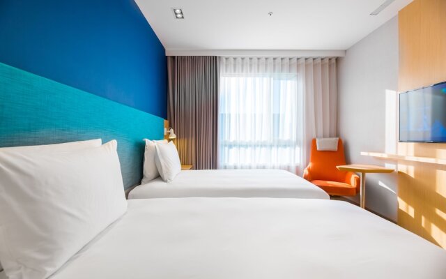 Holiday Inn Express Taichung Fengchia