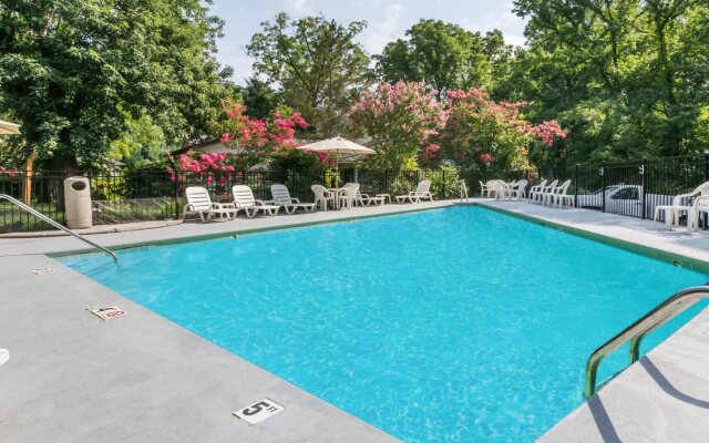 SureStay Plus Hotel by Best Western Gatlinburg