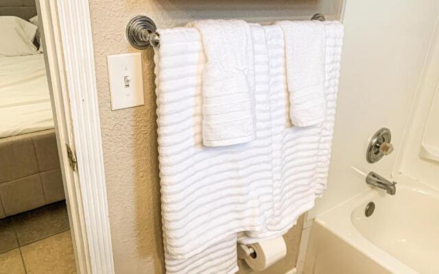 Succulent Studio by beach w/full kitchen