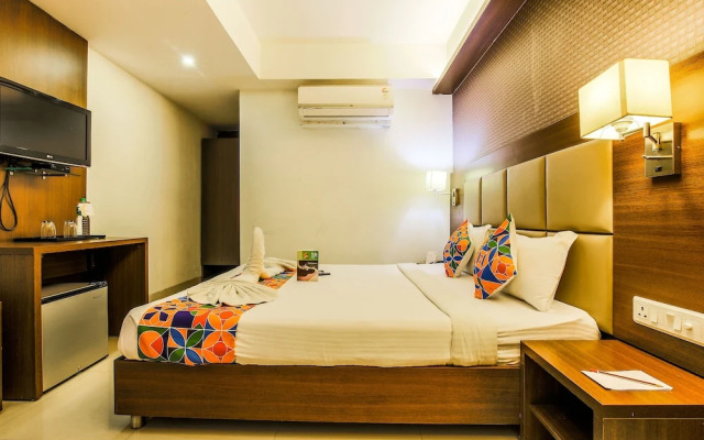 Fabhotel The Pinnacle