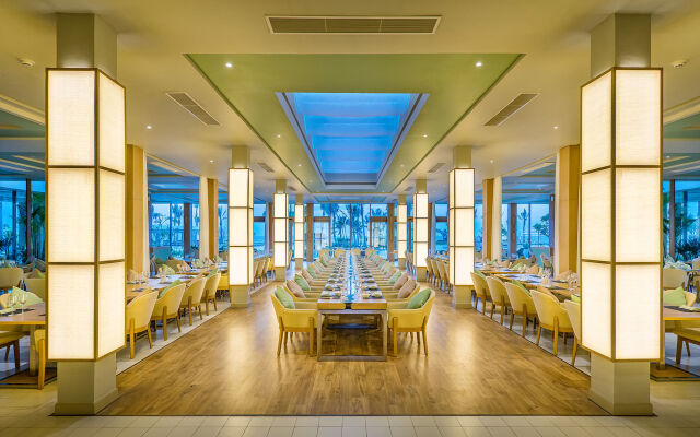 FLC Luxury Hotel Samson