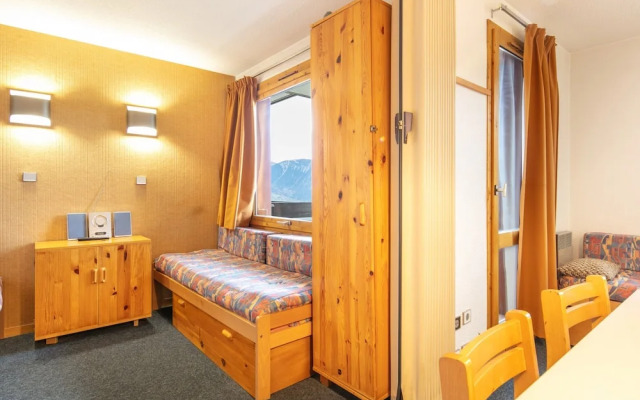 Studio in Doucy at the Foot of Ski Slopes