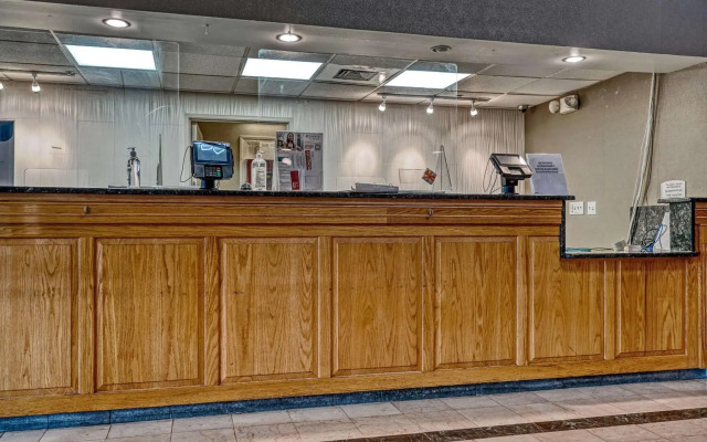 Econo Lodge Raleigh near Walnut Creek Amphitheatre