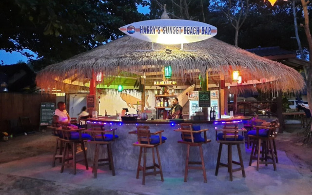 Harry's Sunset Klong Nin Beach