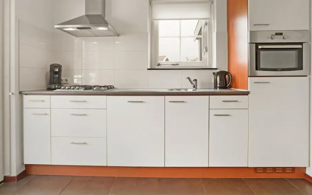 Bungalow in Zuytland by Water and Nature