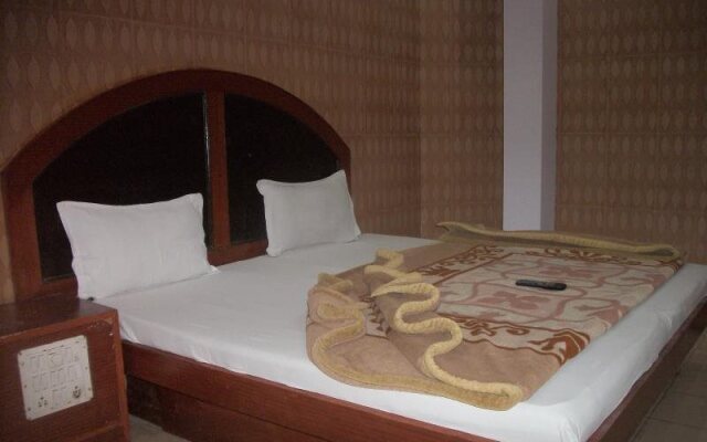 Hotel New Anand Niwas