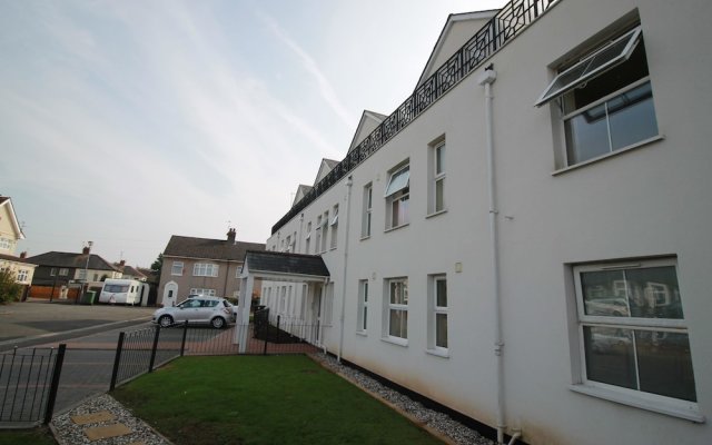 Maplewood Apartments by Cardiff Holiday Homes