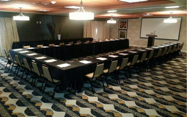 Holiday Inn Express & Suites Huntsville Airport by IHG