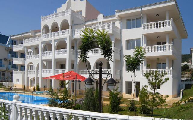 Lazur Holiday Apartments