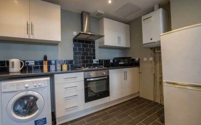 2 Bed-town Centre-free Parking