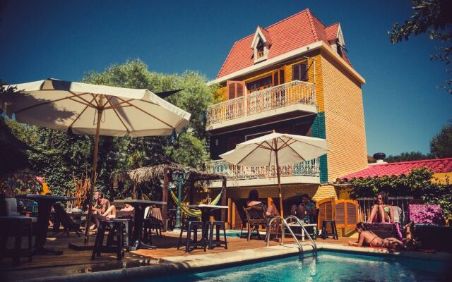 F&F Hostel