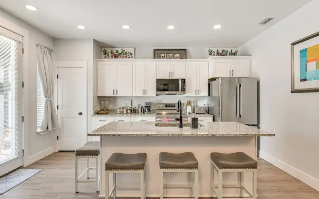 2 Mi to Gulf: Home w/ Sauna, Garden in Panama City