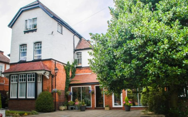 Elmdon Lodge