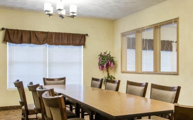 O'Fallon Suites Hotel